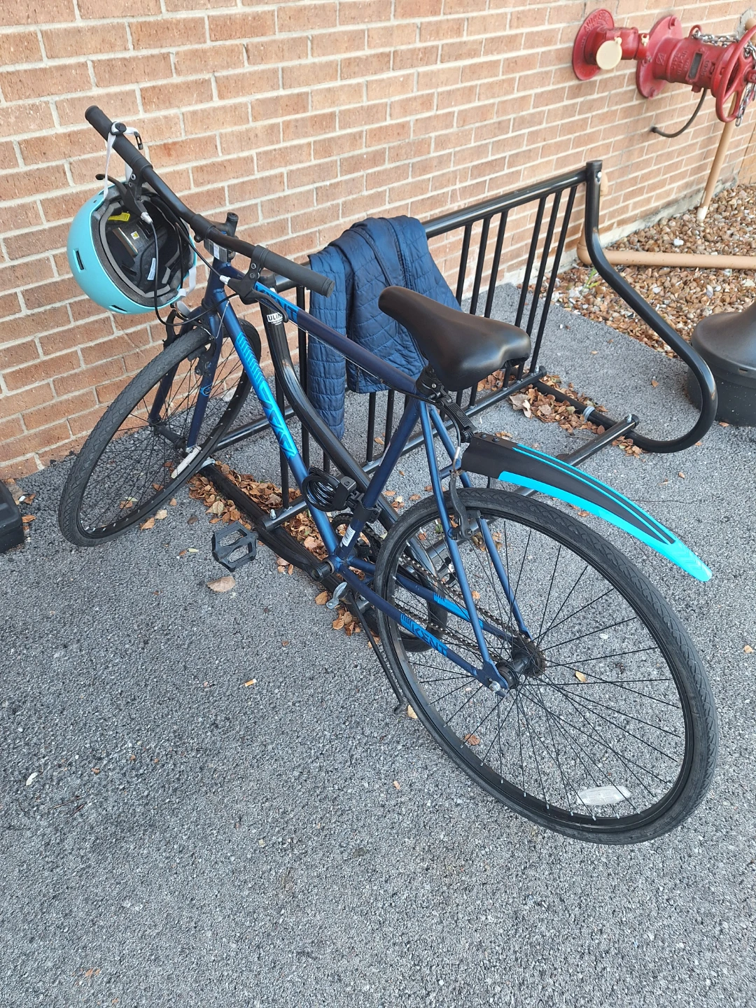 Kent North Road Hybrid Bicycle
