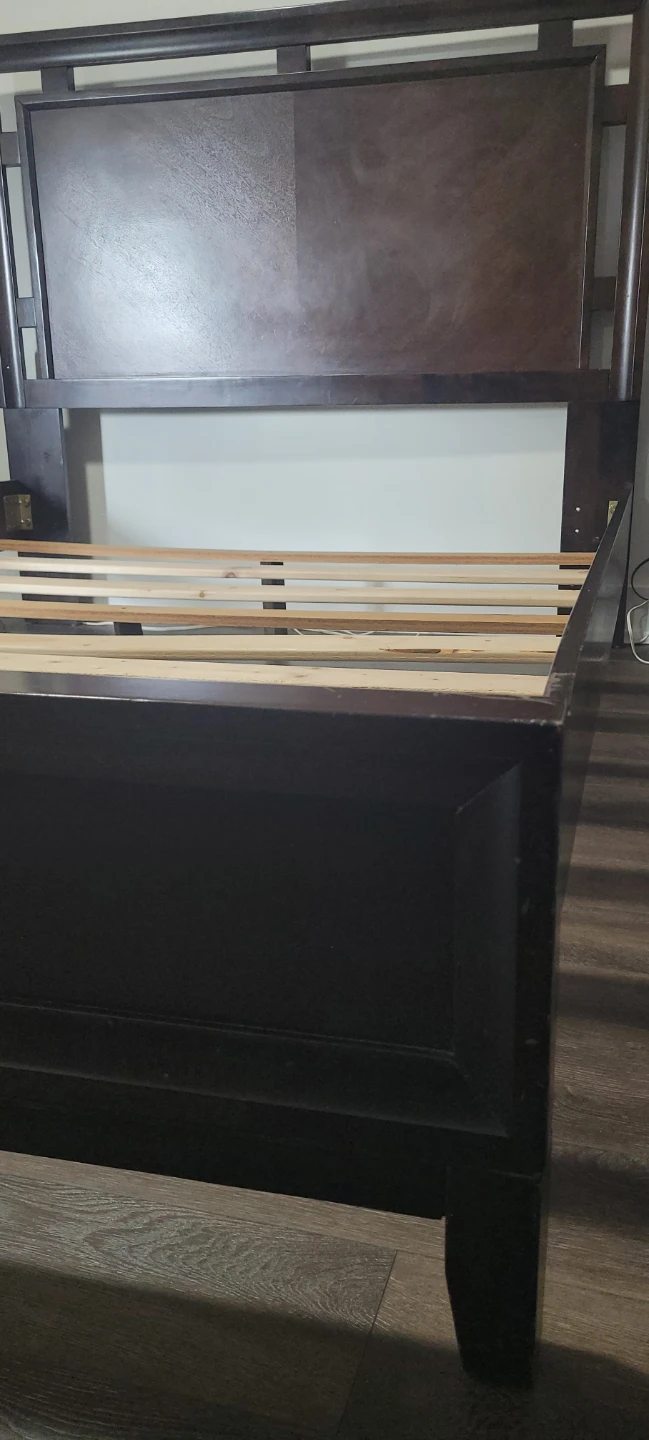 Queen Size Dark Wood Bed Frame - photo 3