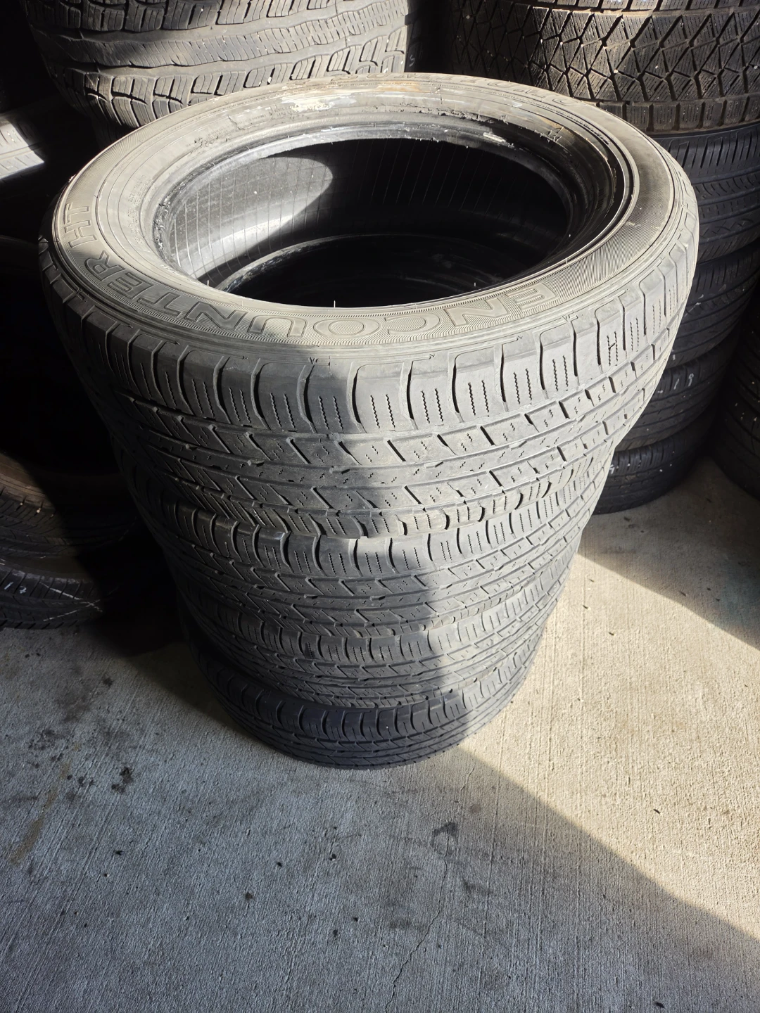 255/60R19 Sumitomo Encounter HT