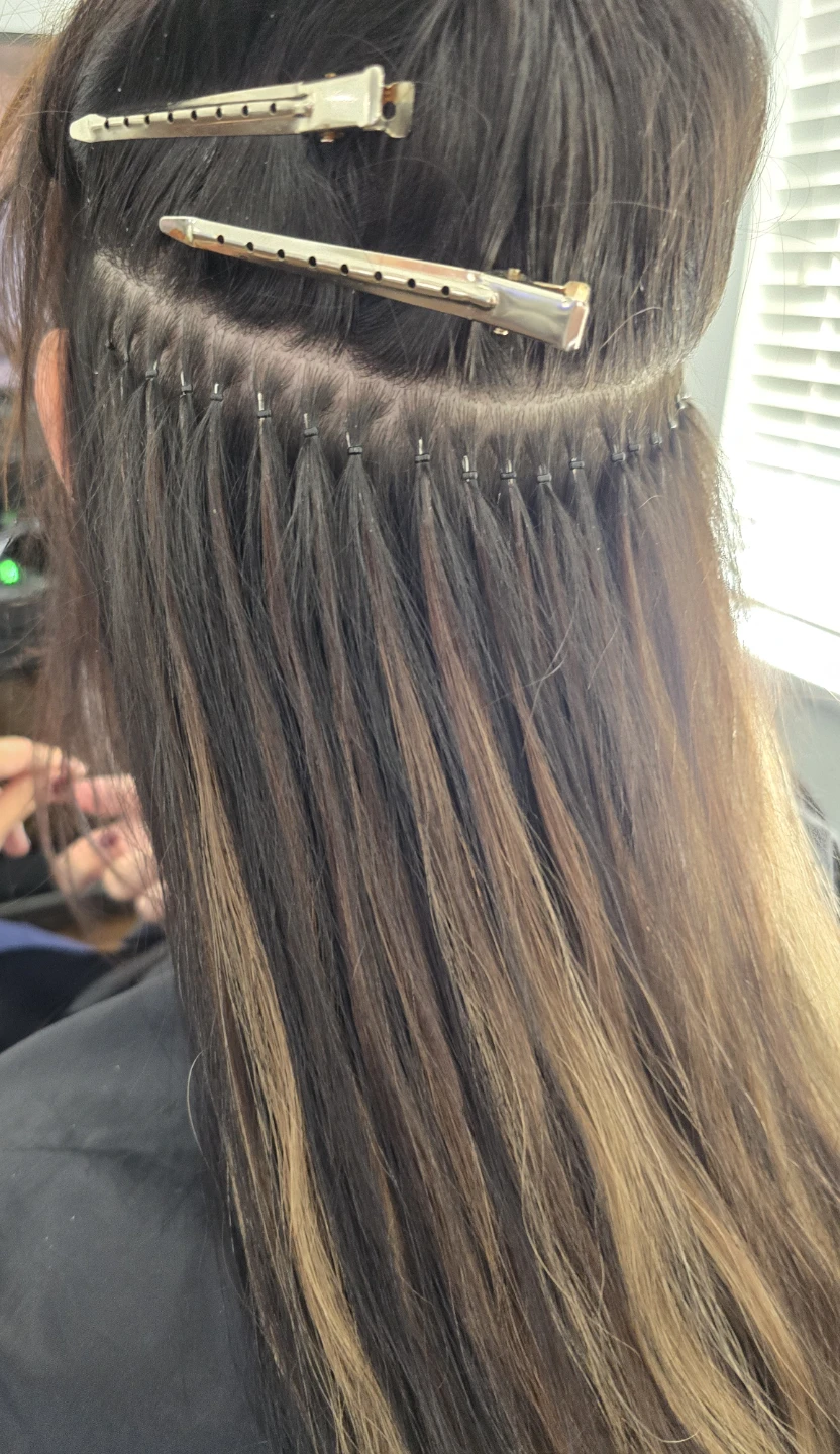Hair extensions - photo 2