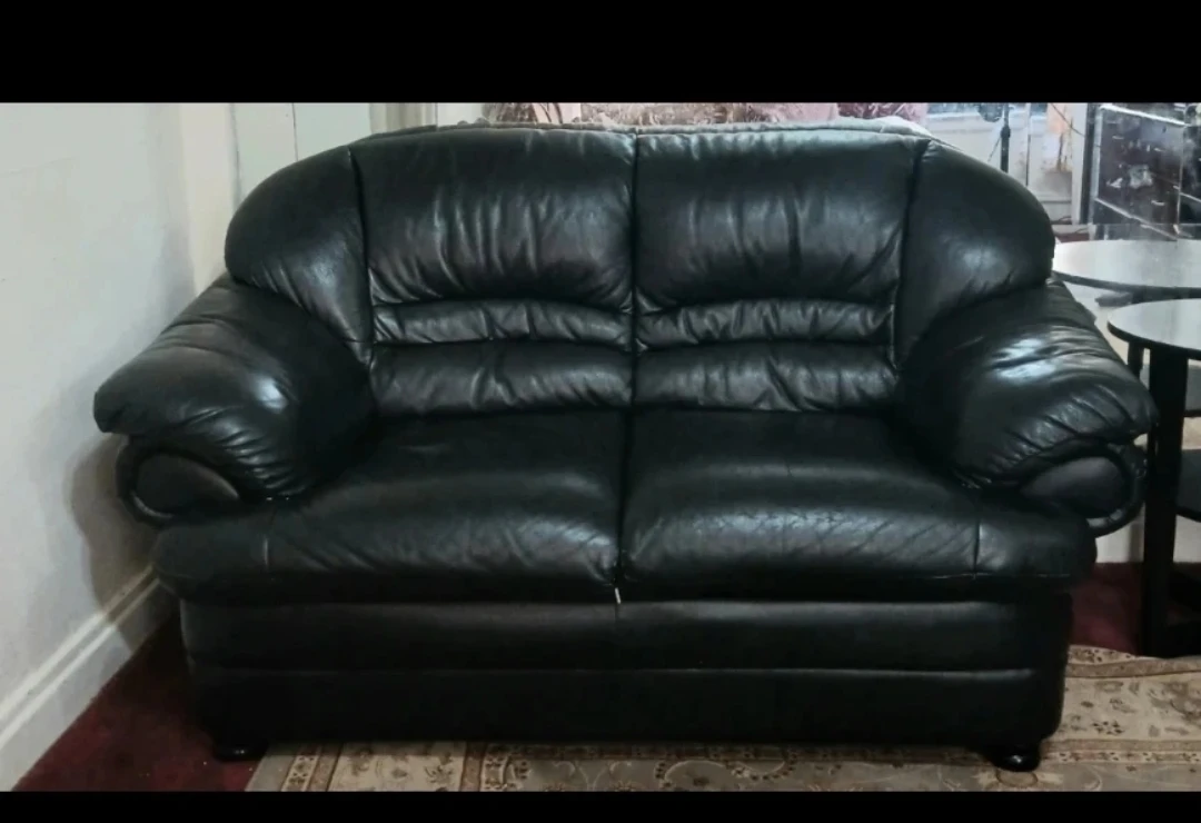 Black Leather Two-Seater Sofa🏈 best offer can take