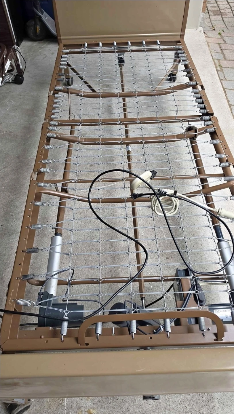 🏈 Invacare Electric Hospital Bed Frame - photo 4