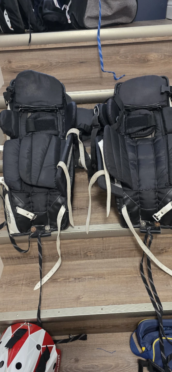 Vaughn VPX 700 Goalie Leg Pads 25" - photo 3