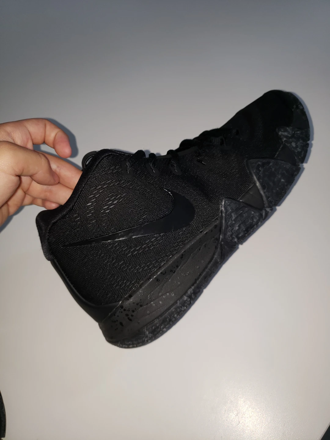 Nike Kyrie 4 Black Basketball Shoes