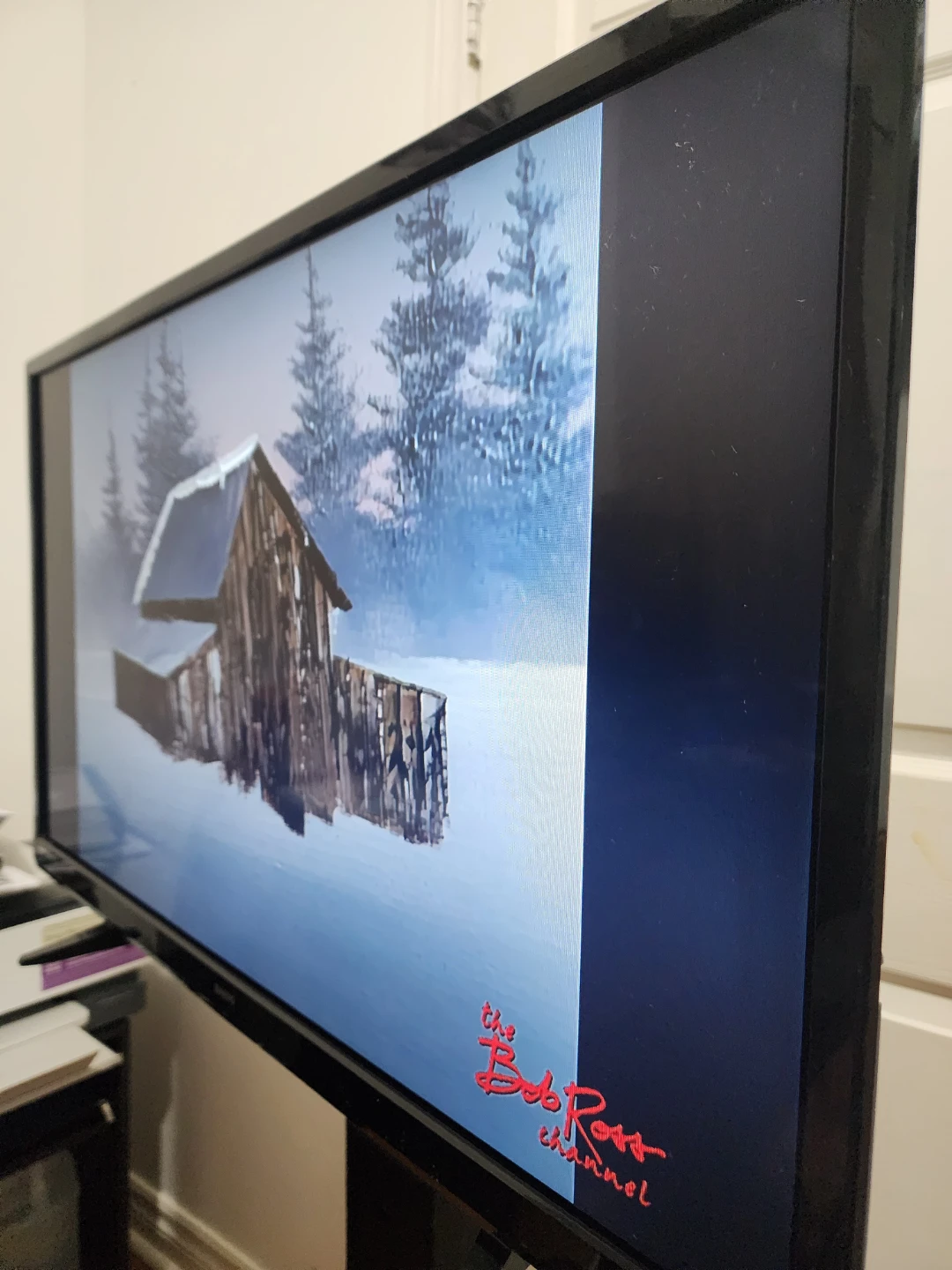📺 Sanyo 32" Roku Smart TV + Remote + Fitueyes TV Stand — $100 - photo 3