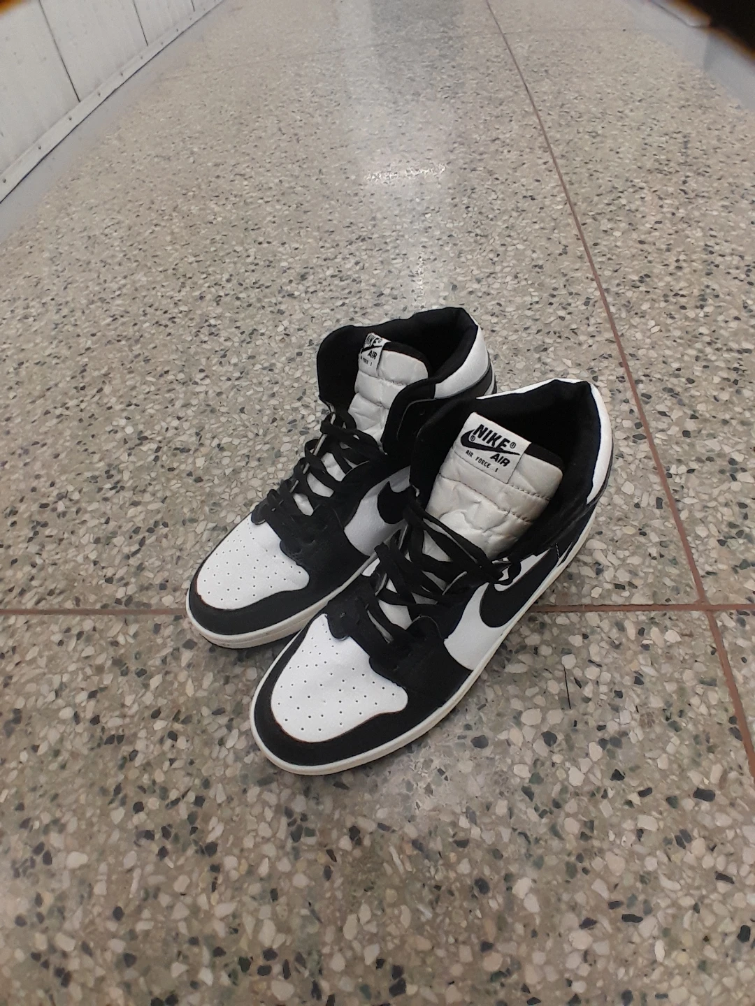 Nike Air Jordan High-Top Sneakers Men's Size 11 - photo 3
