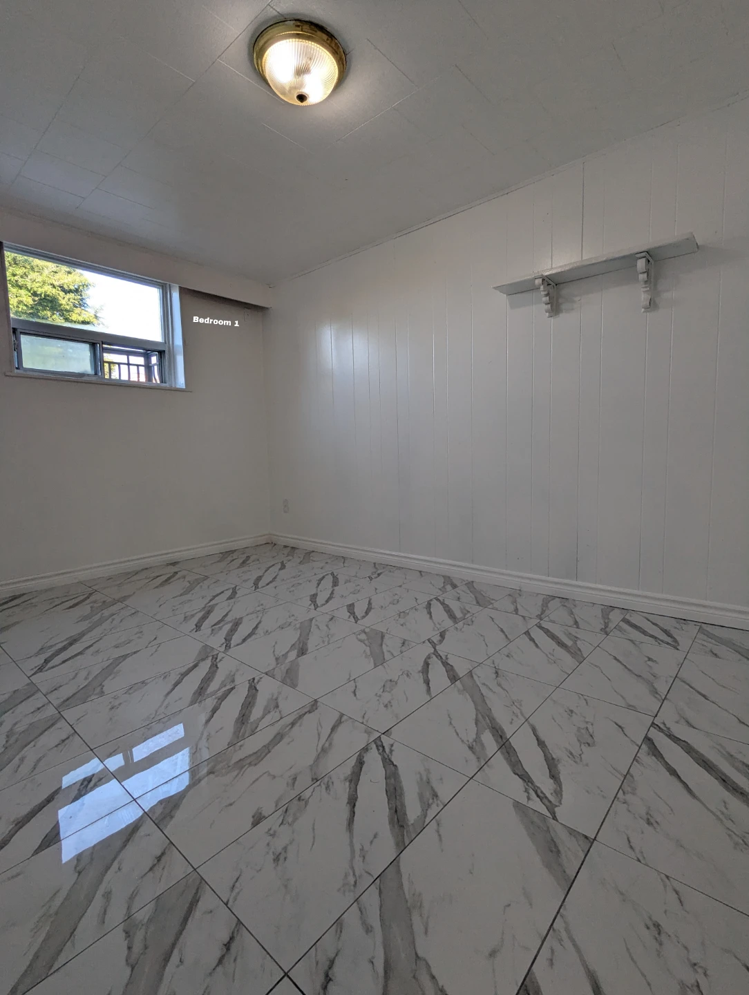 2-Bedroom Walkout Basement Apartment, All-Inclusive & Private - photo 4