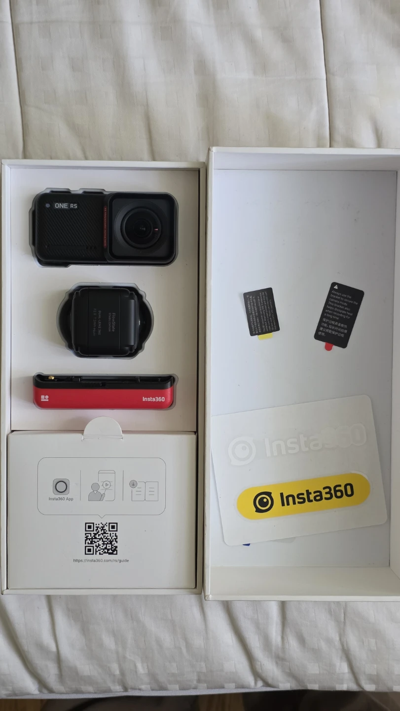 Insta360 ONE RS Action Camera Bundle - photo 2