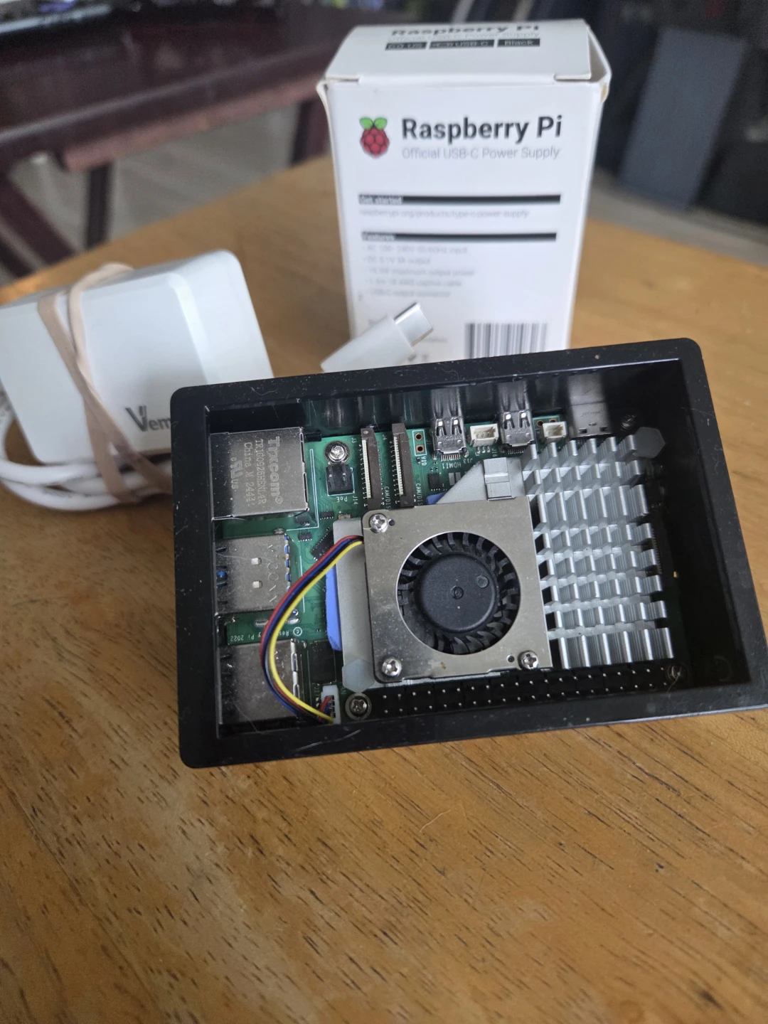 Raspberry Pi 5 8gb ram with Case and Power Supply - photo 3