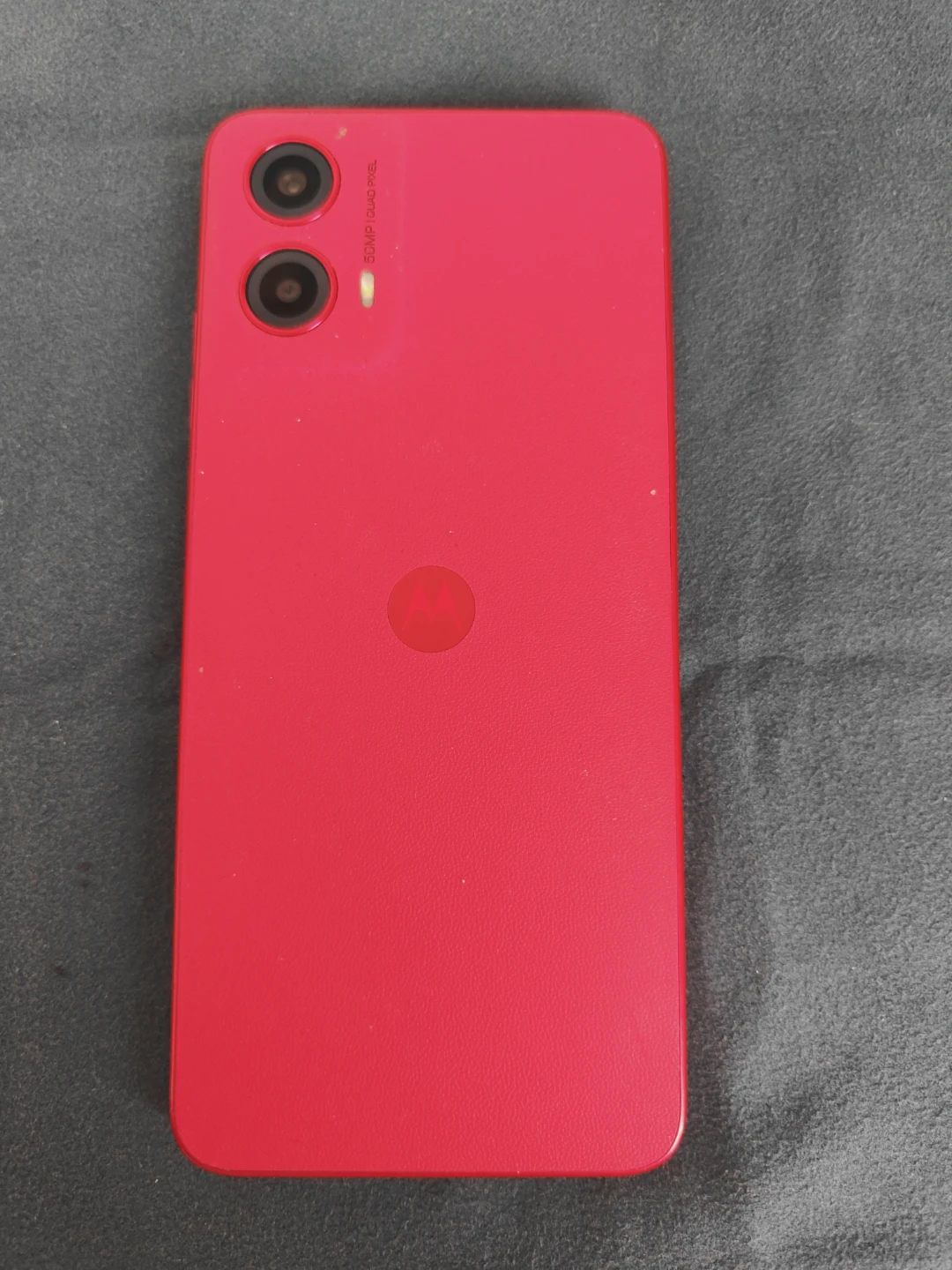 Red Motorola g45  smartphone🏈