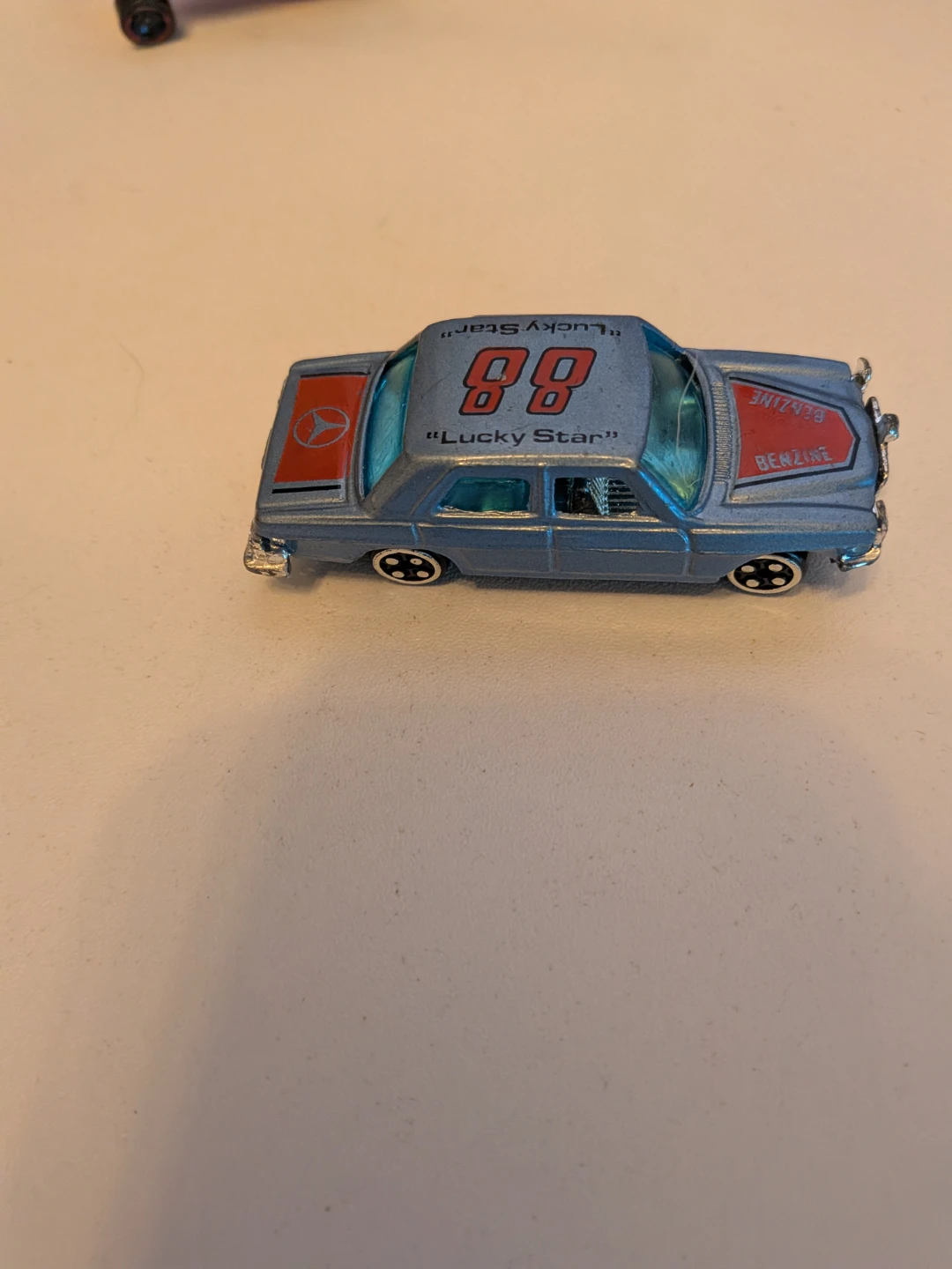Summer Lucky Star diecast toy car - photo 2