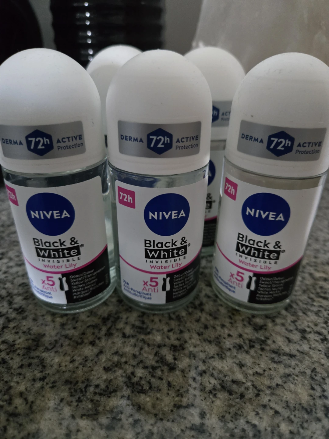 5x Nivea Black & White Invisible Water Lily Deodorants