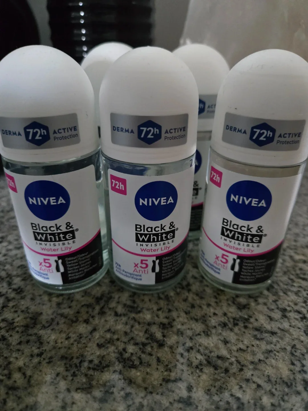 5x Nivea Black & White Invisible Water Lily Deodorants