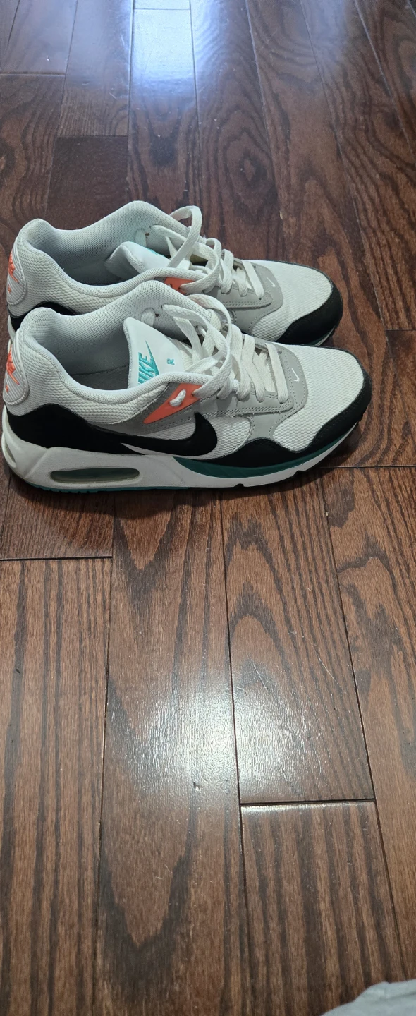 Womens Nike Shoes - photo 2