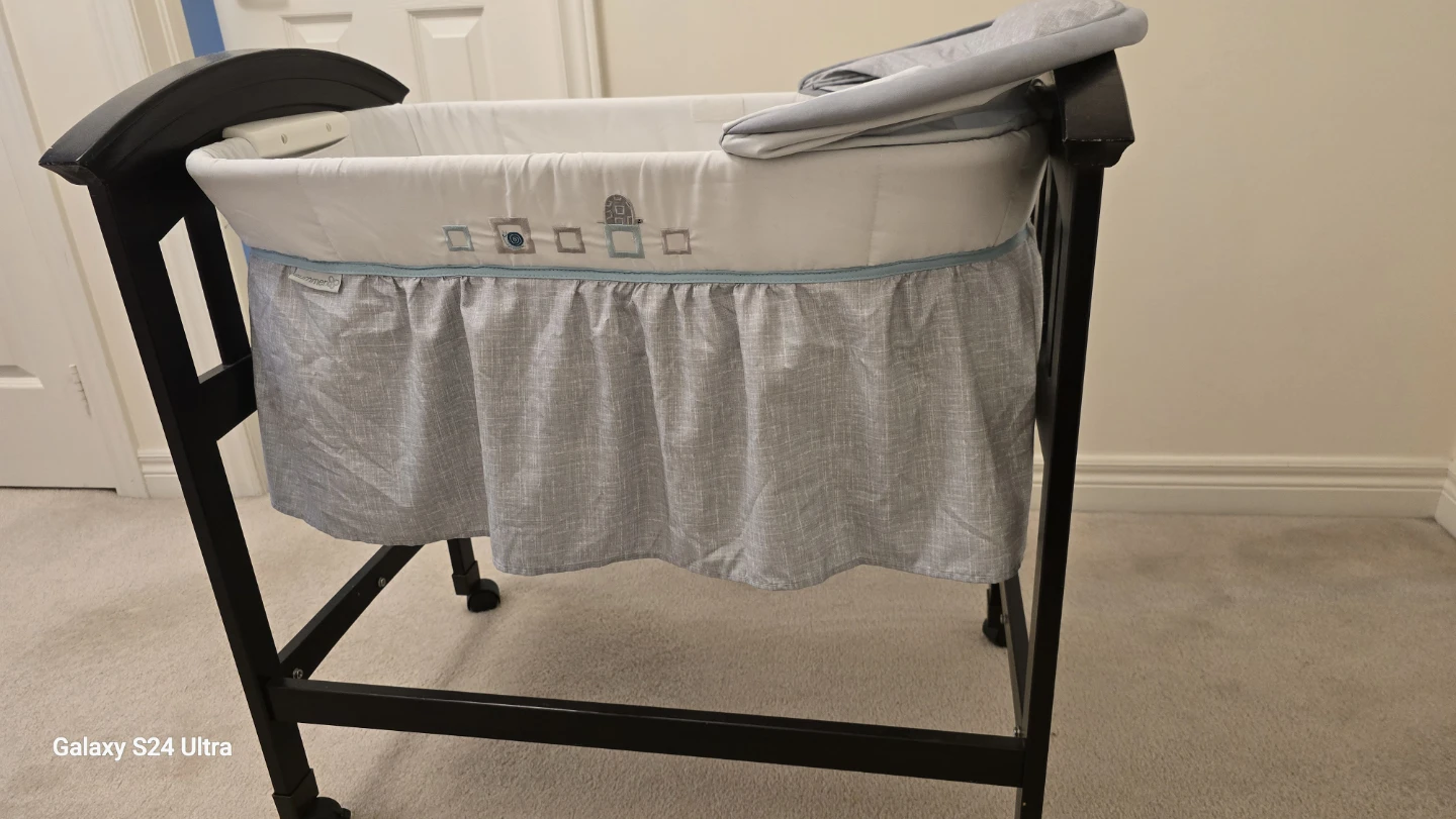 Brand Name Bassinet - photo 2