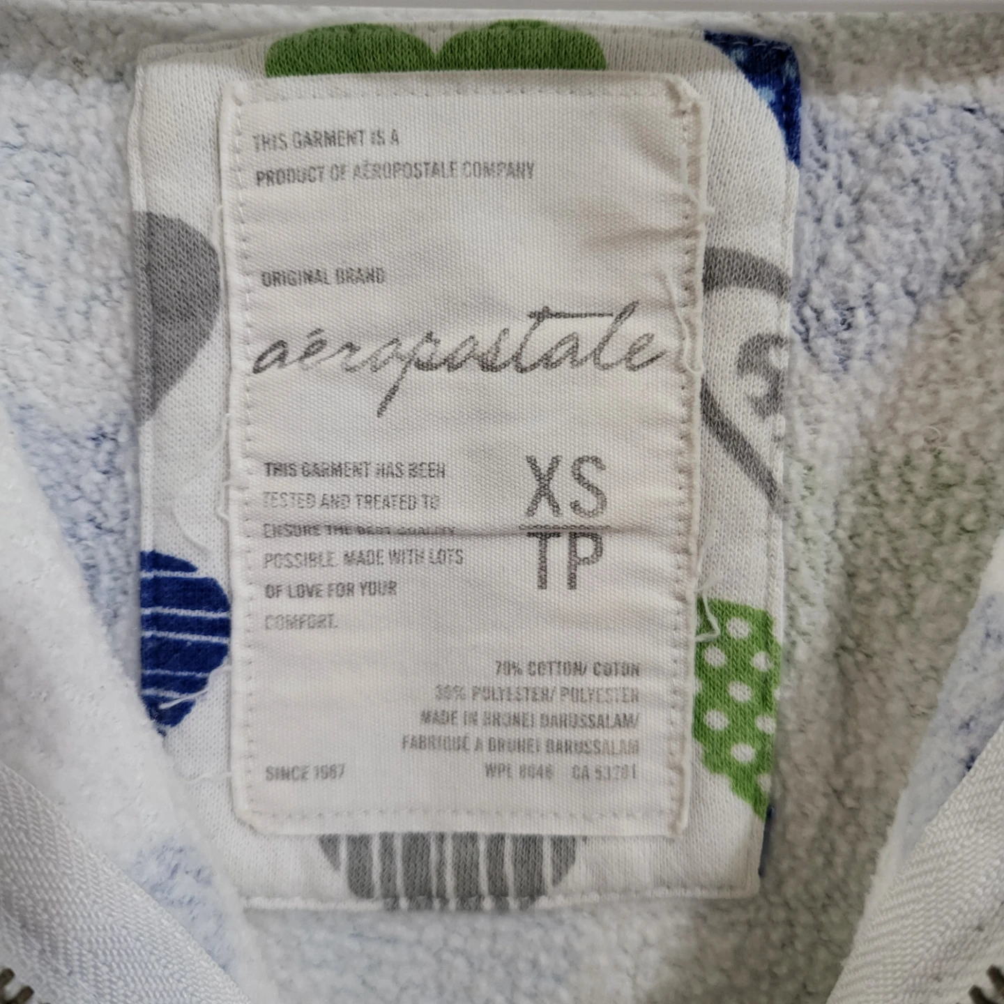 Aéropostale All-Over Heart Print Zip-Up Hoodie (Size XS) - photo 4