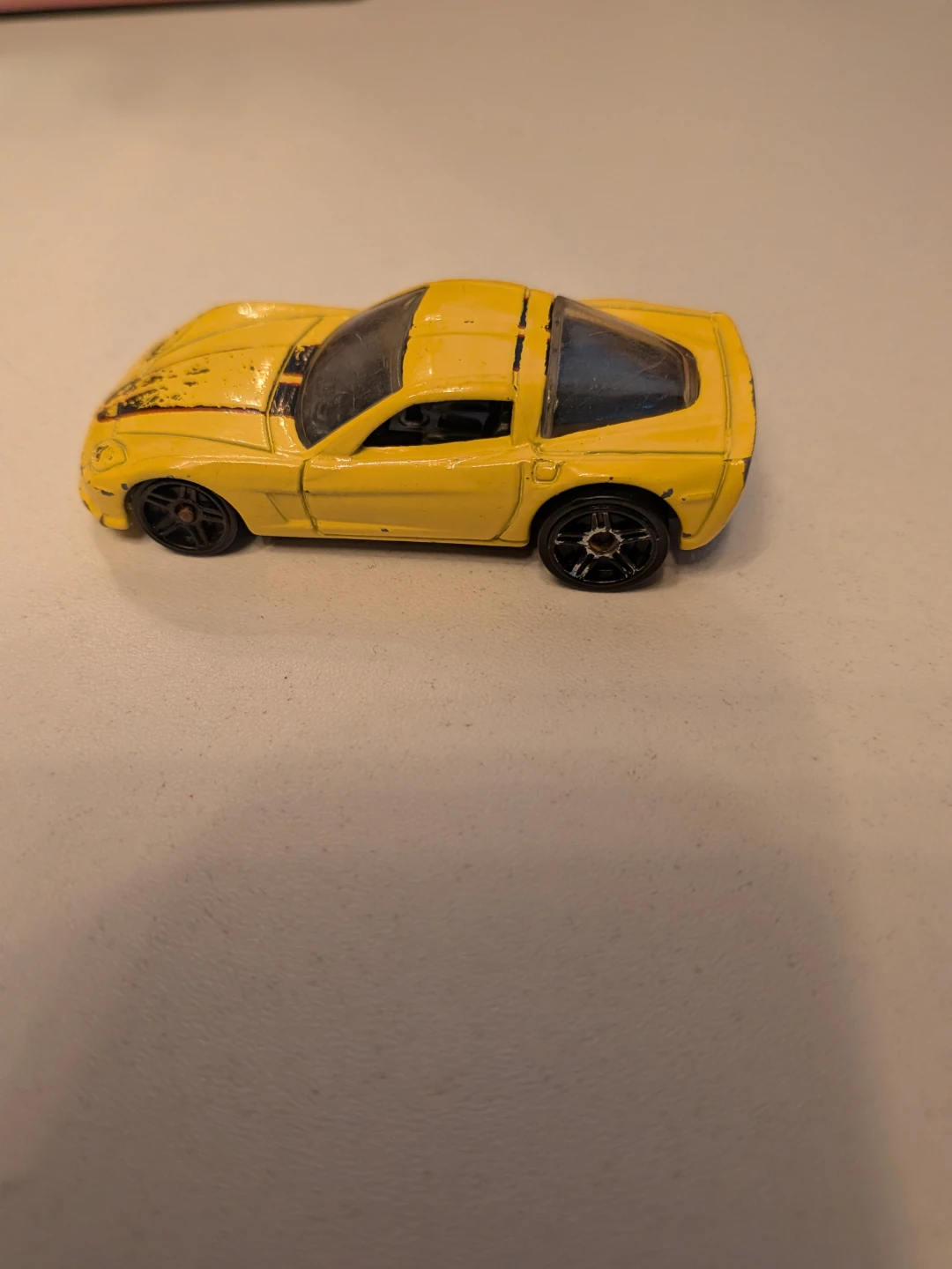 Hot Wheels Yellow Chevrolet Corvette - photo 2