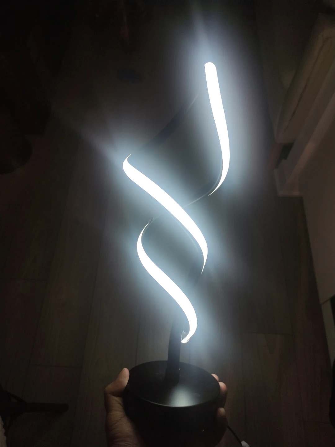 Modern LED Spiral Table Lamp 🏈 - photo 3