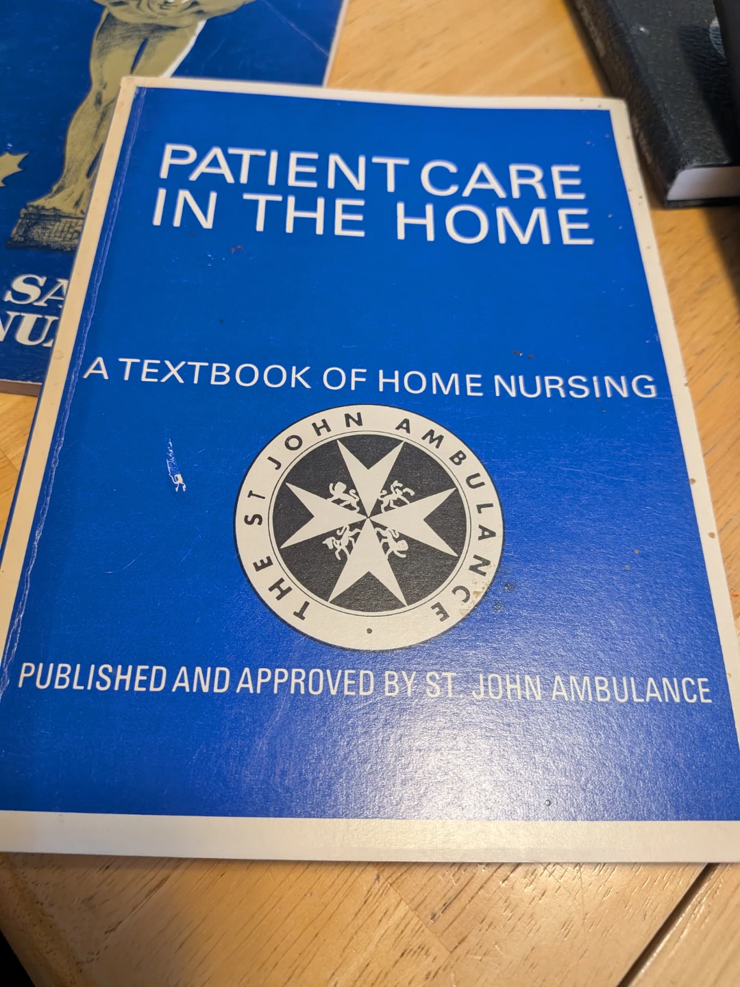 Collection of vintage first aid and nursing manuals 🏈 - photo 3