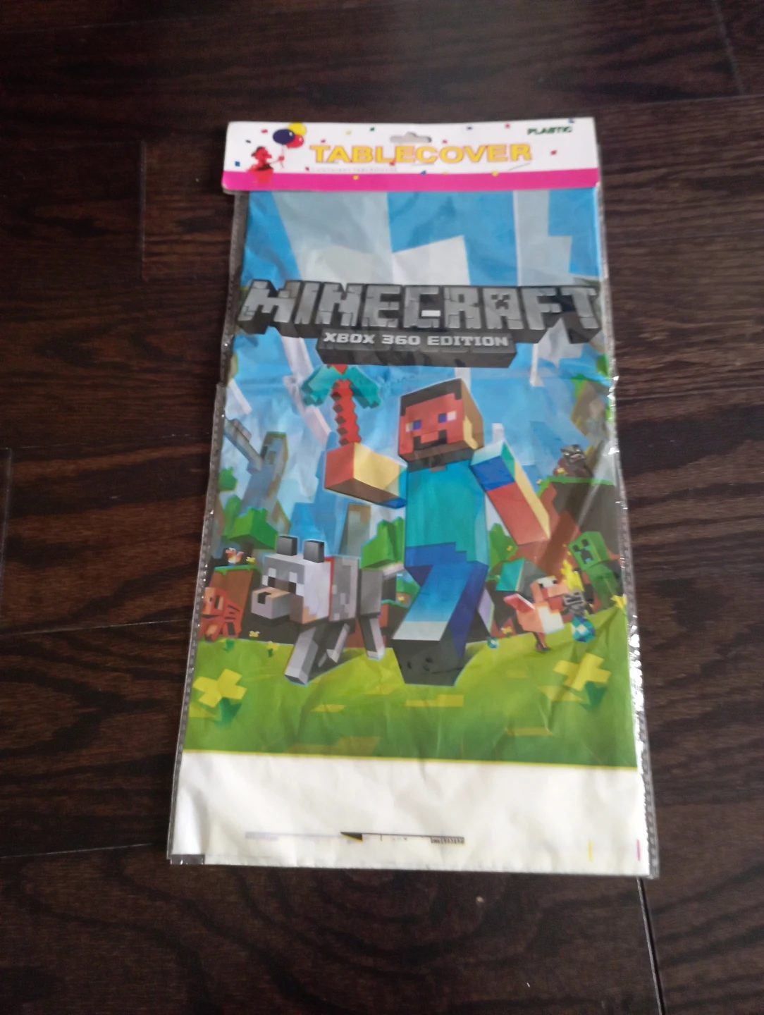 Minecraft party flags and table cover - photo 2