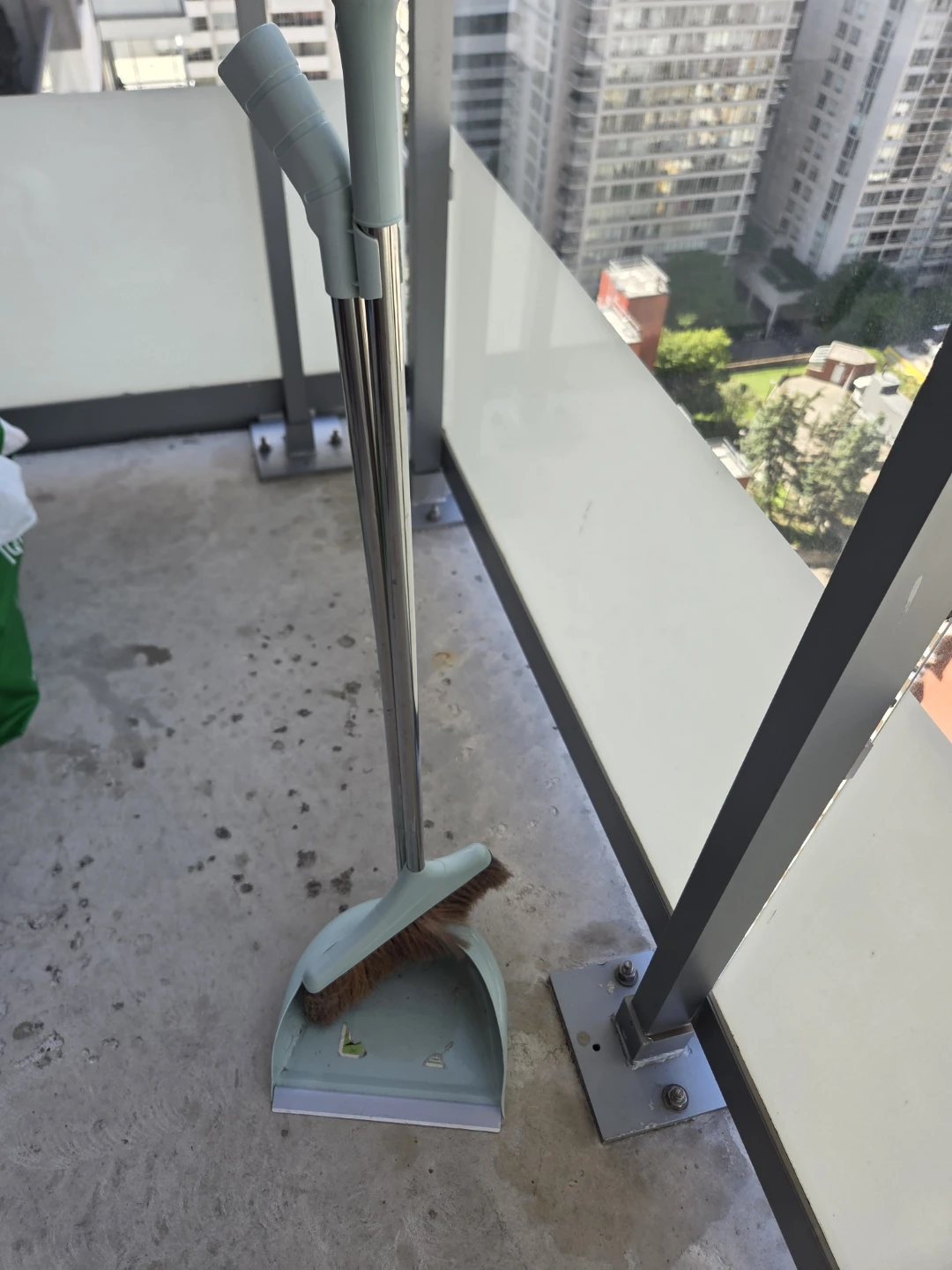 Dustpan and Brush Set - photo 4