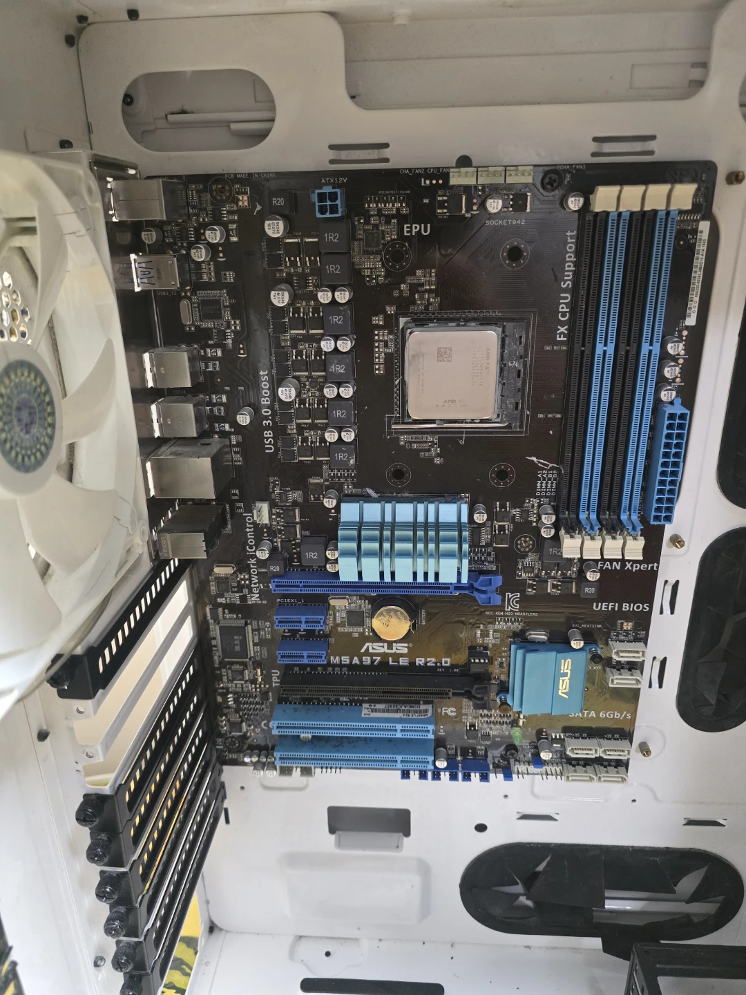 Cooler Master Storm Stryker + ASUS M5A99X + FX-6300 CPU - photo 5