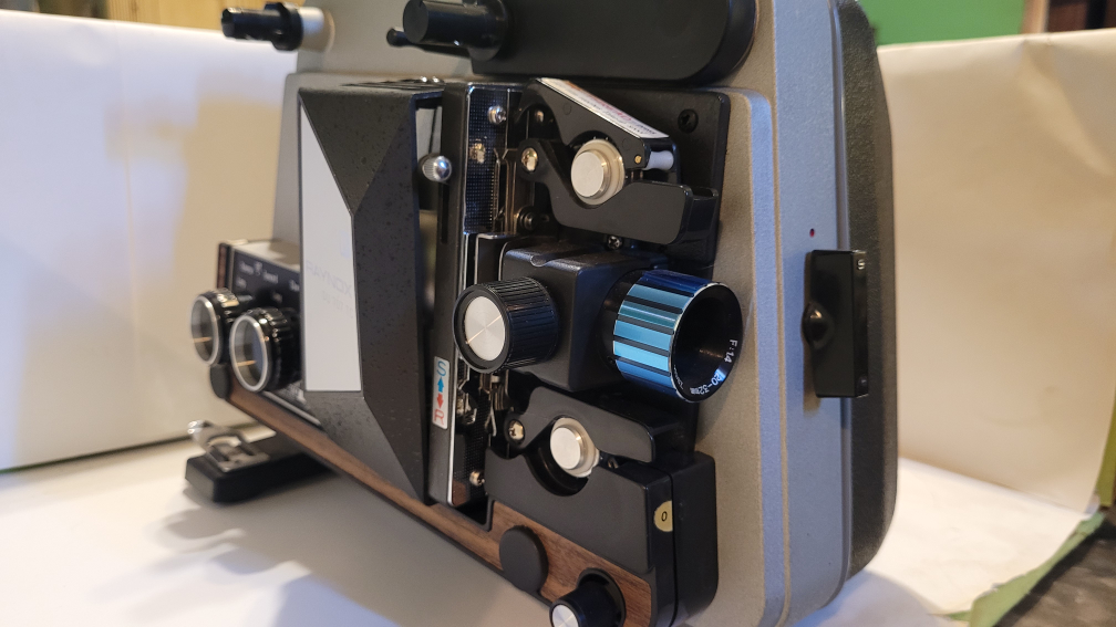 Raynox DU 707 TC Super 8 Film Projector - photo 2