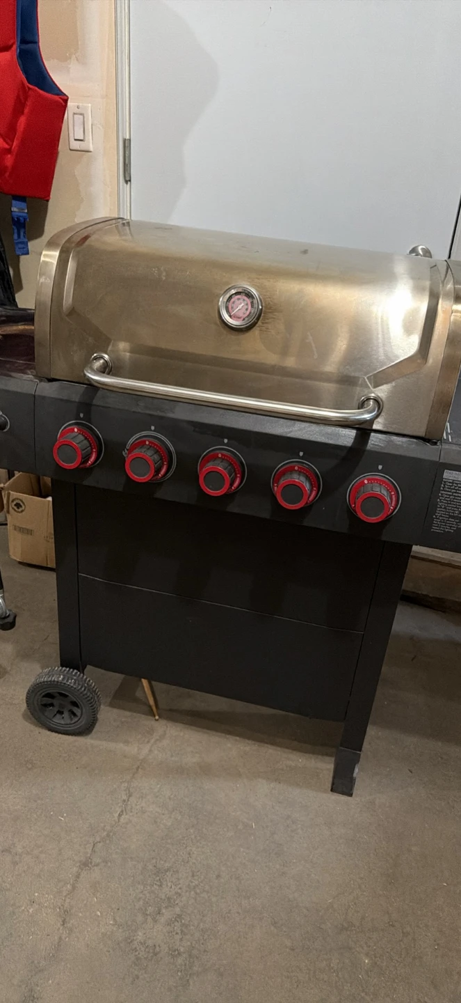 Master Chef 5-Burner Propane BBQ