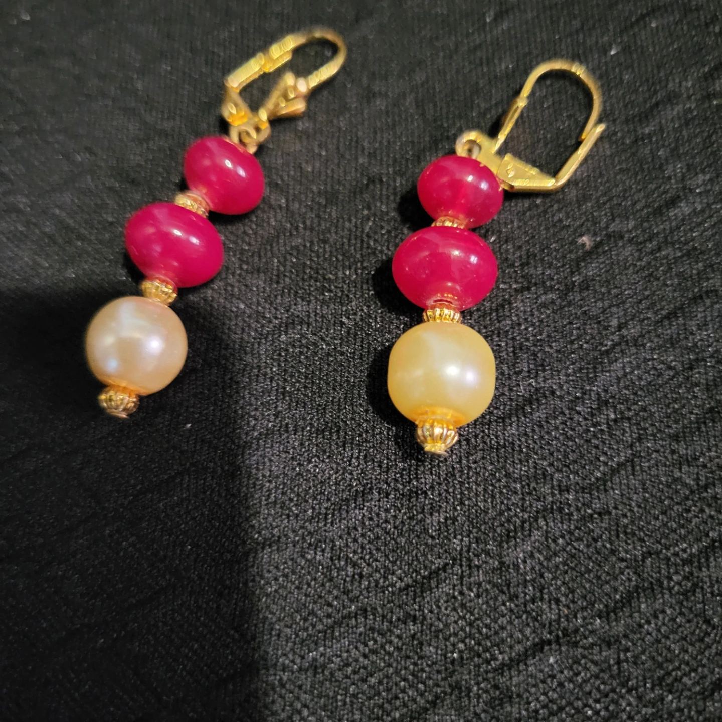 Red bead and pearl dangle earrings