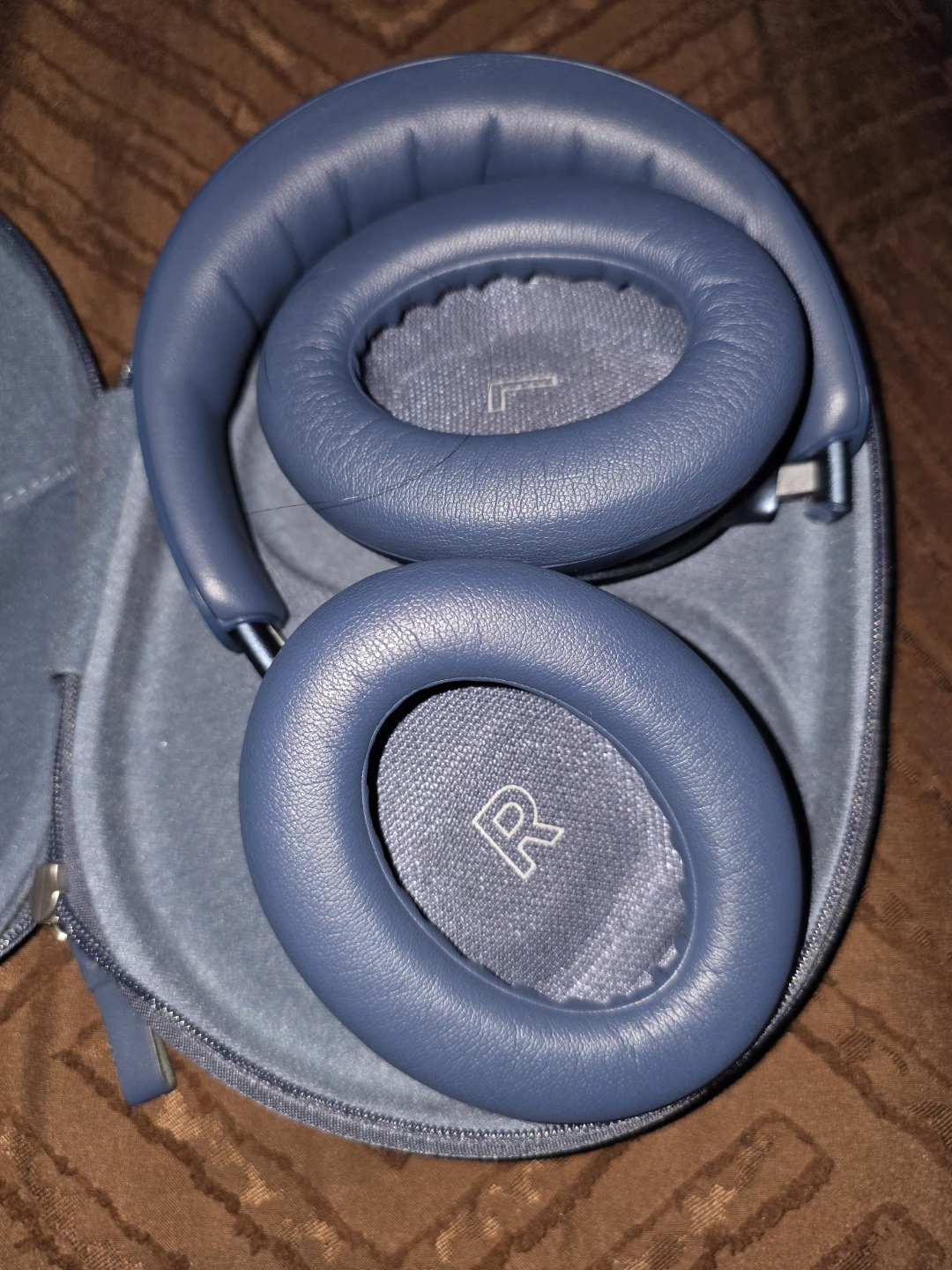 Bose Noise Cancelling Headphones - photo 3