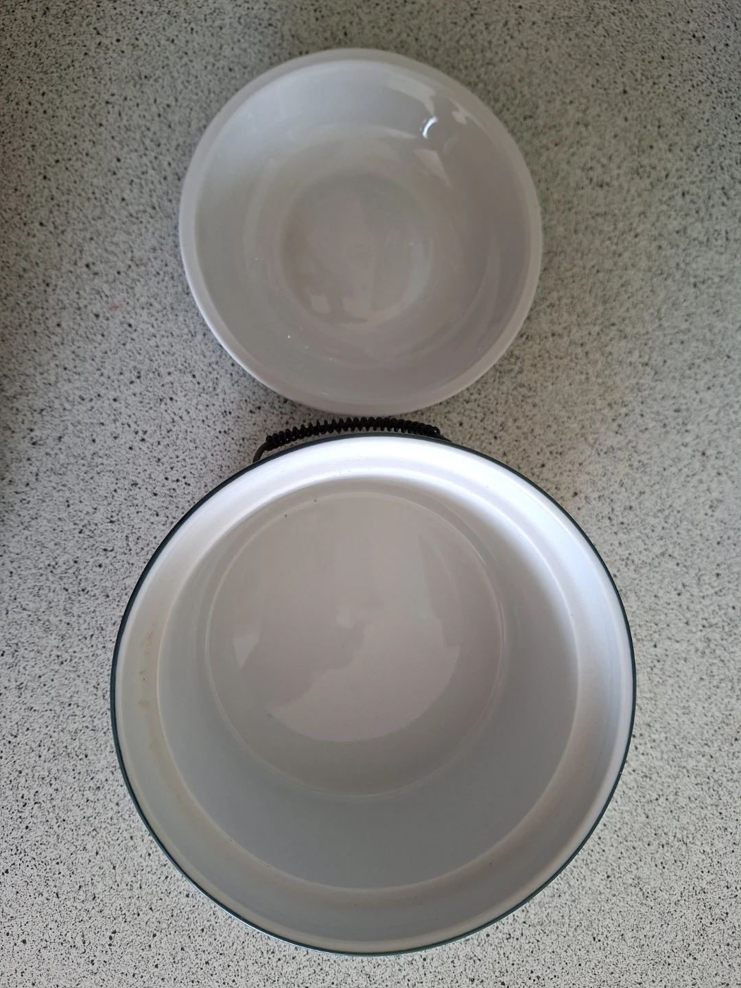 Ceramic Casserole Dish with Wire Stand - photo 3