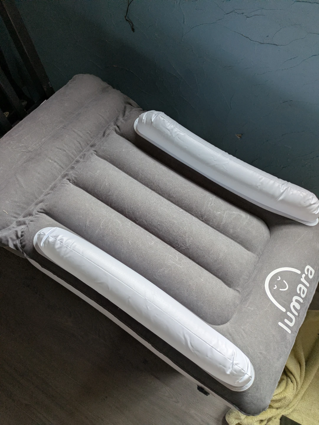 Lumara Inflatable Toddler Airplane Bed - photo 2