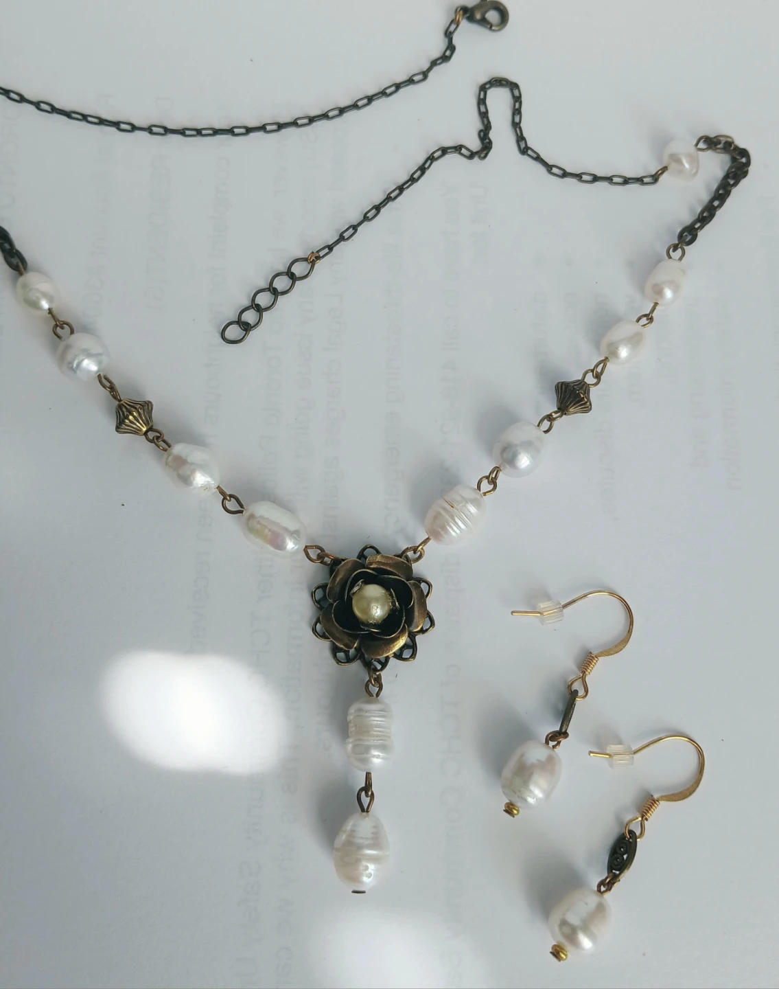 Freshwater Pearl Necklace and Earring Set - photo 3