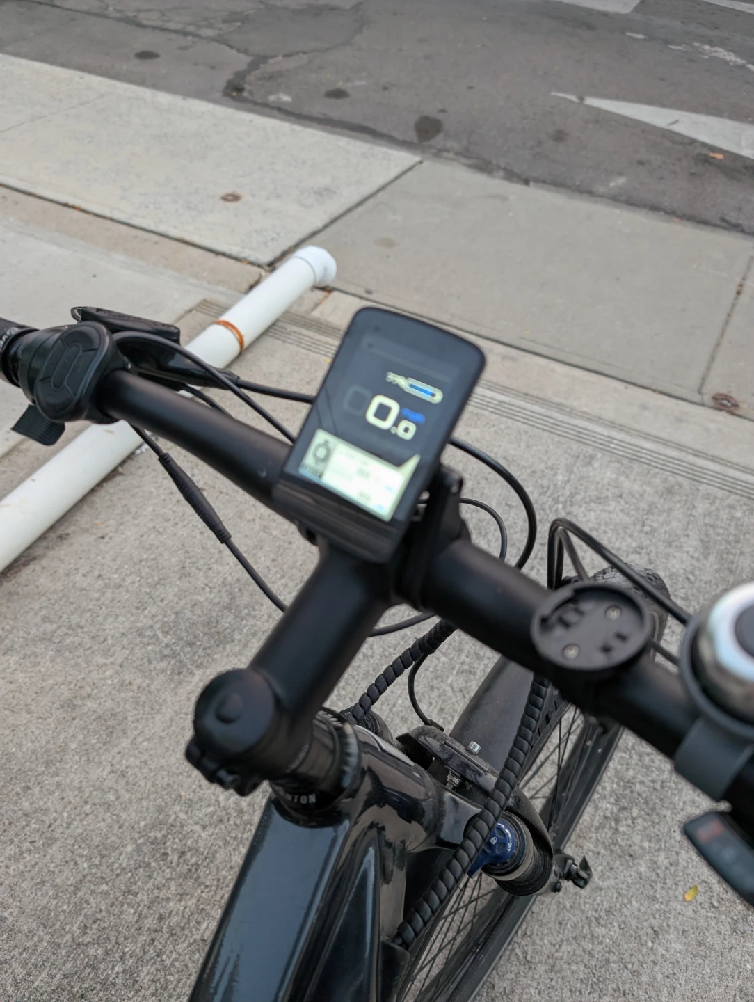 Aventon Level Step-Through E-Bike - photo 3