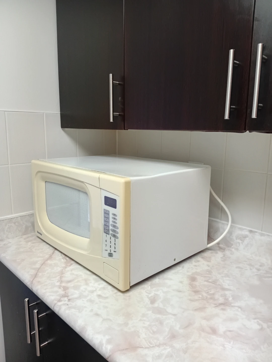 Danby countertop microwave - photo 2
