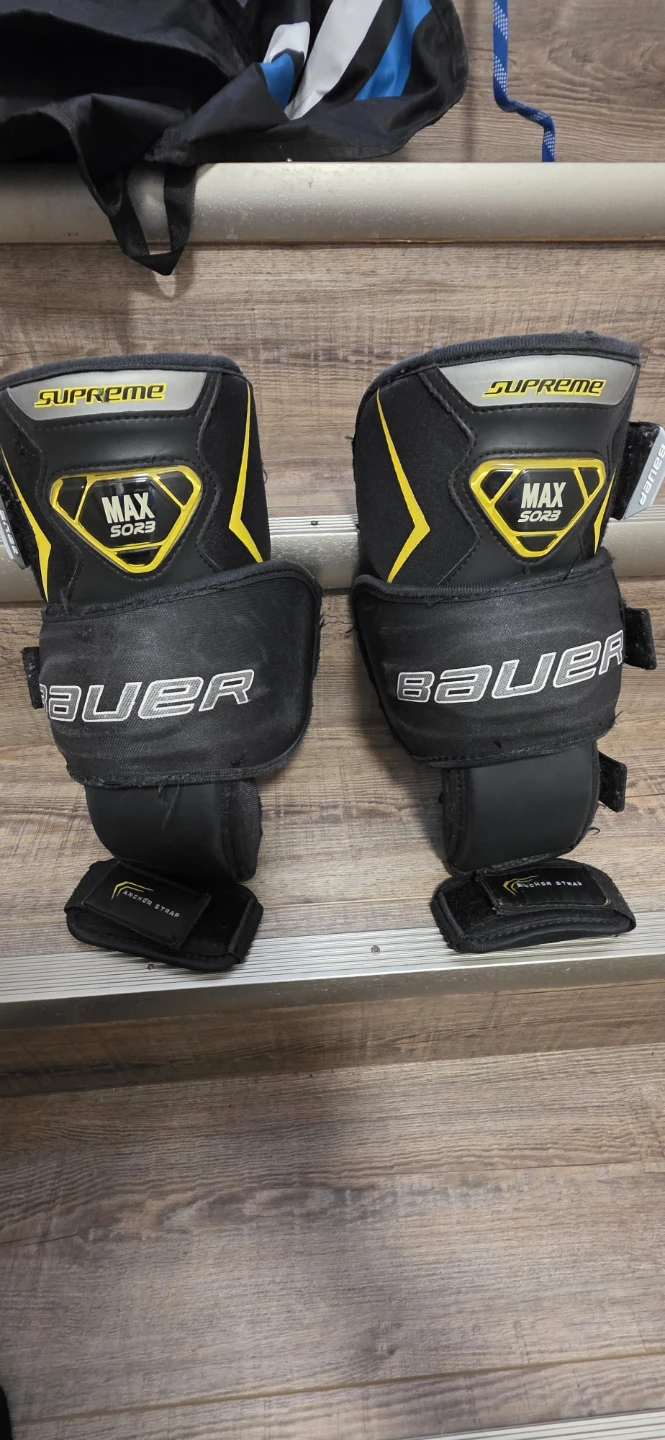 Bauer Supreme Max 3023 Hockey Shin Guards