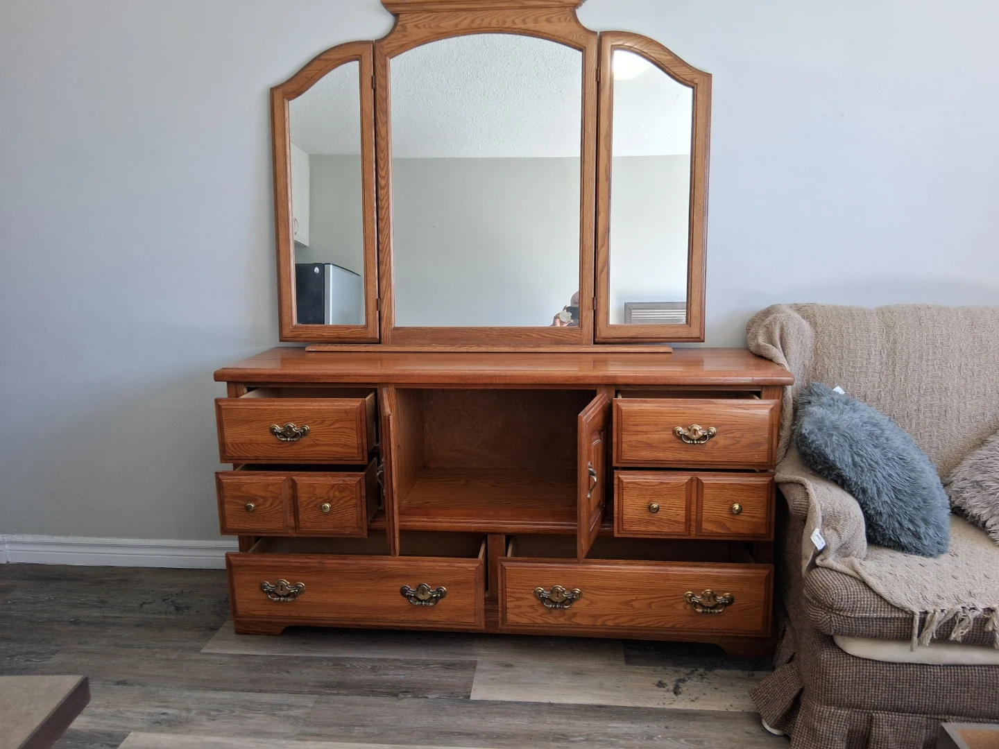 Solid Oak Vanity Dresser with Trifold Mirror - photo 2