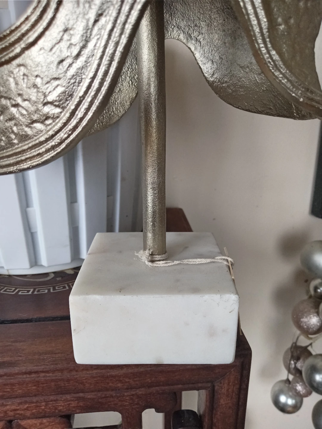 Hand Made Metal Spartan Helmet Decor on Marble Base - photo 3