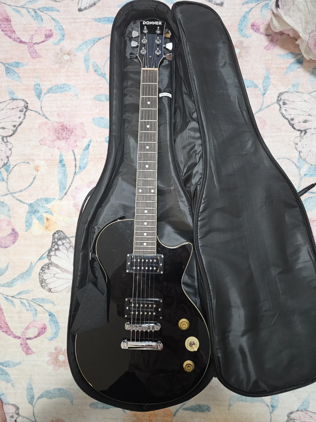 Black Donner Electric guitar