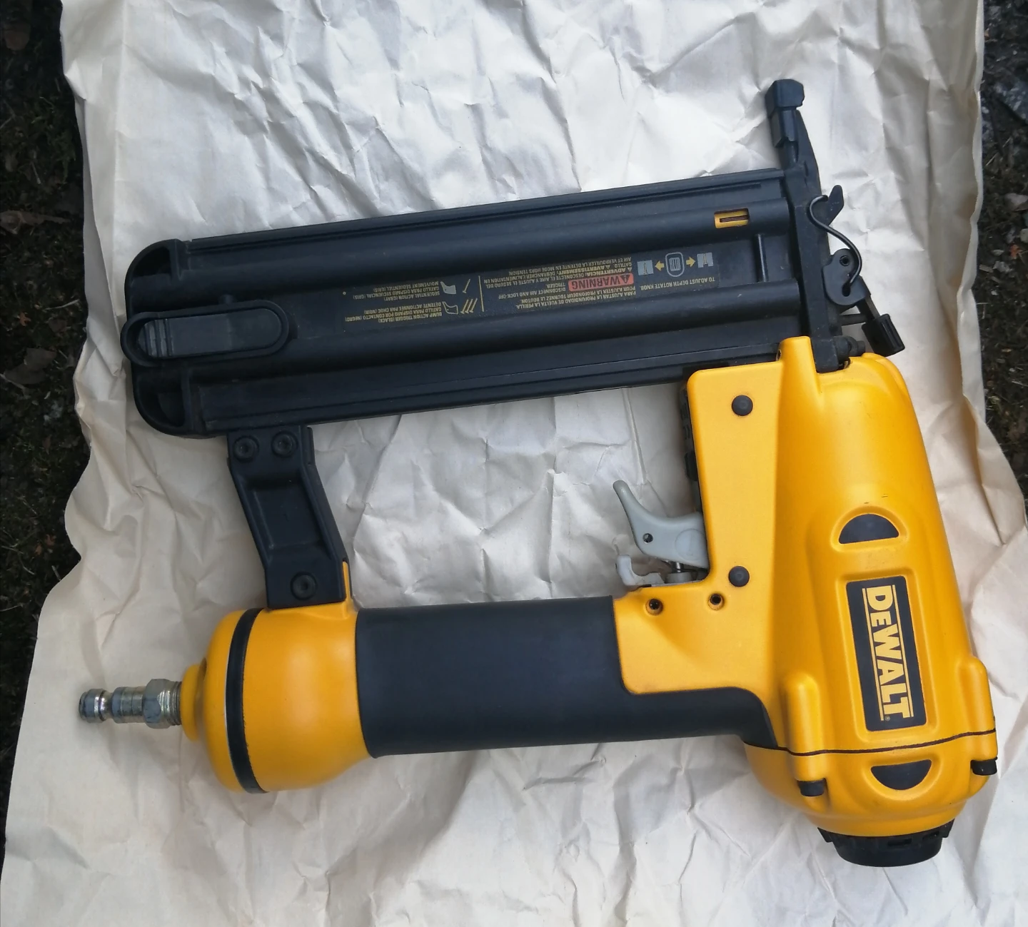 DeWalt D51238 18 Gauge Brad Nailer - photo 2