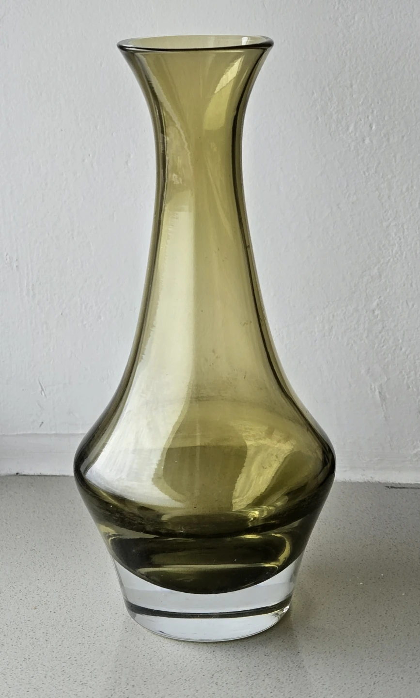 Rare 1960's Tamara Aladin 6" Olive Green Art Glass Vase - photo 4