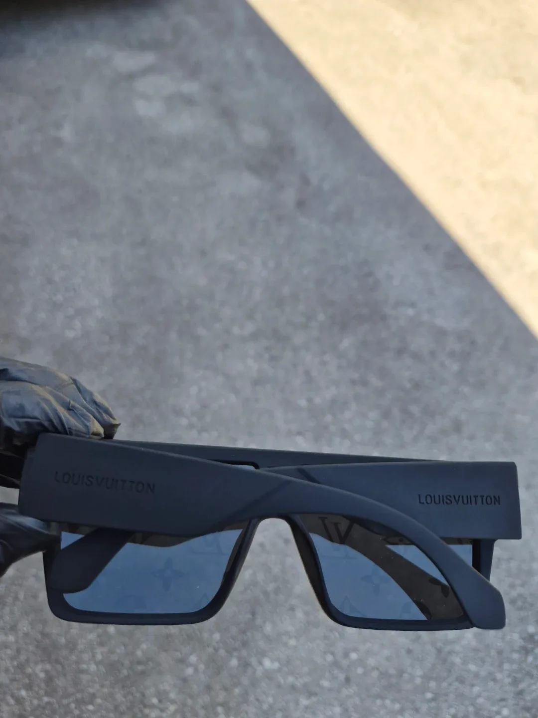 Louis Vuitton Sunglasses - photo 2