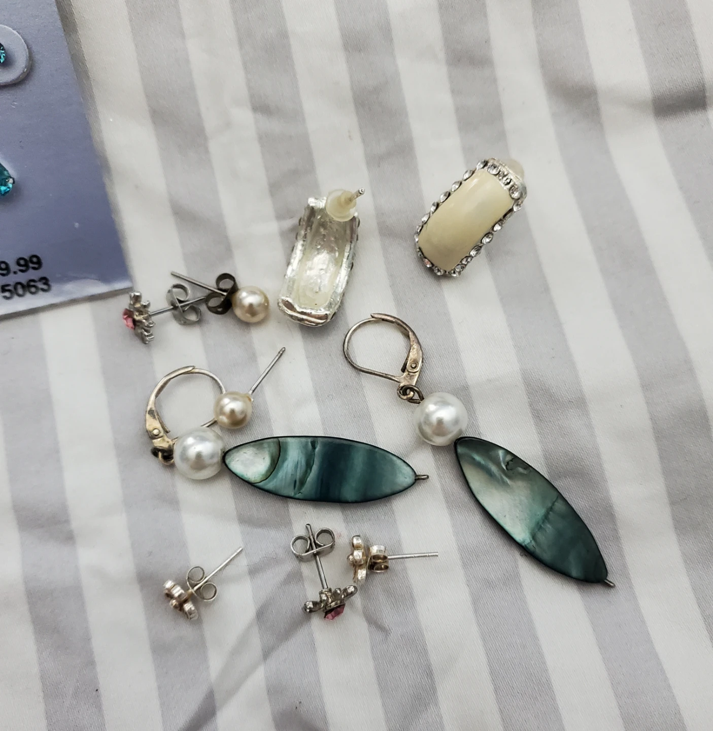 Bundle of 7 pairs of earrings - photo 3