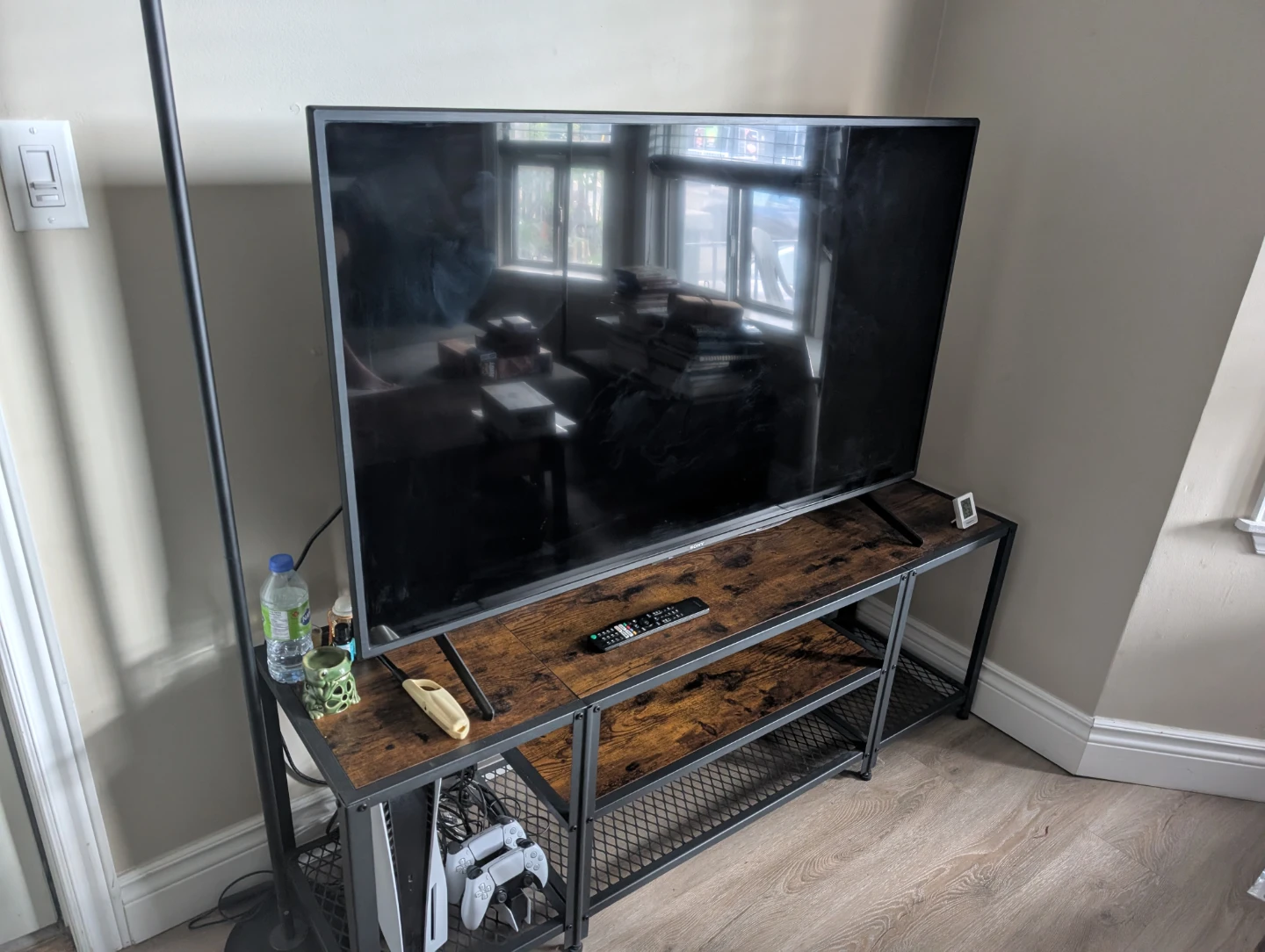 TV Stand - photo 2