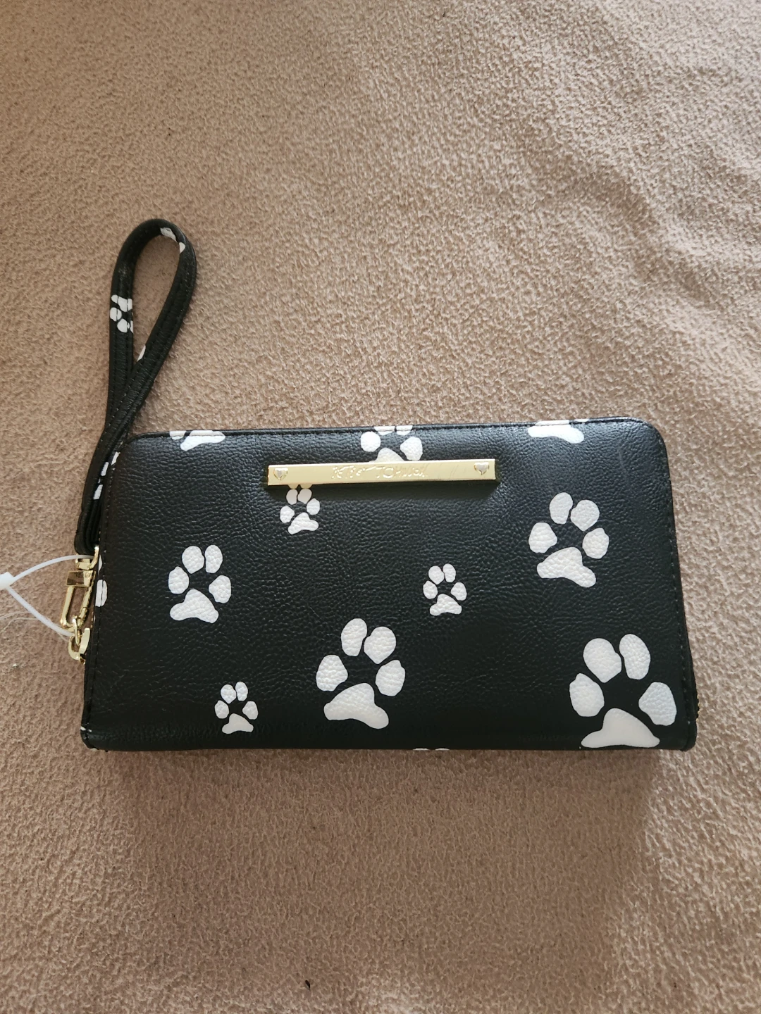 Betsey Johnson Paw Print Wristlet🏈