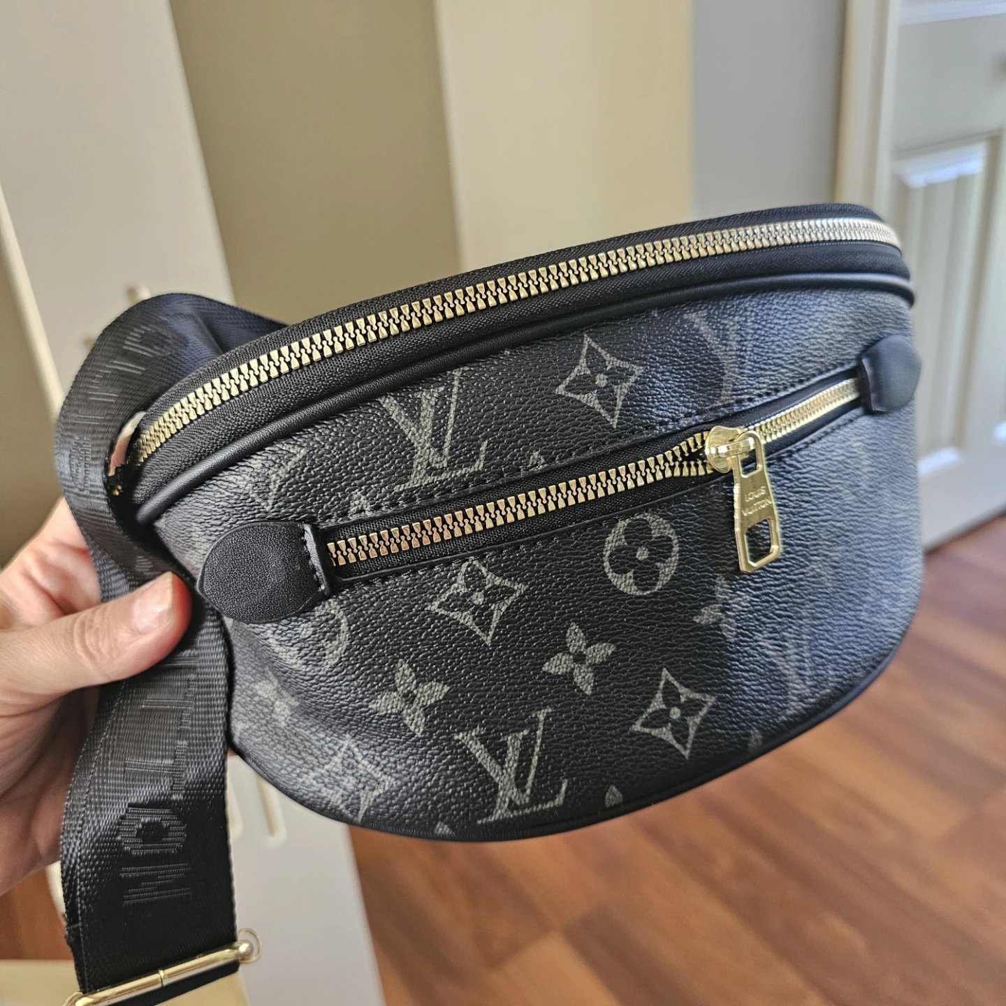 Louis Vuitton Monogram Eclipse Discovery Bumbag