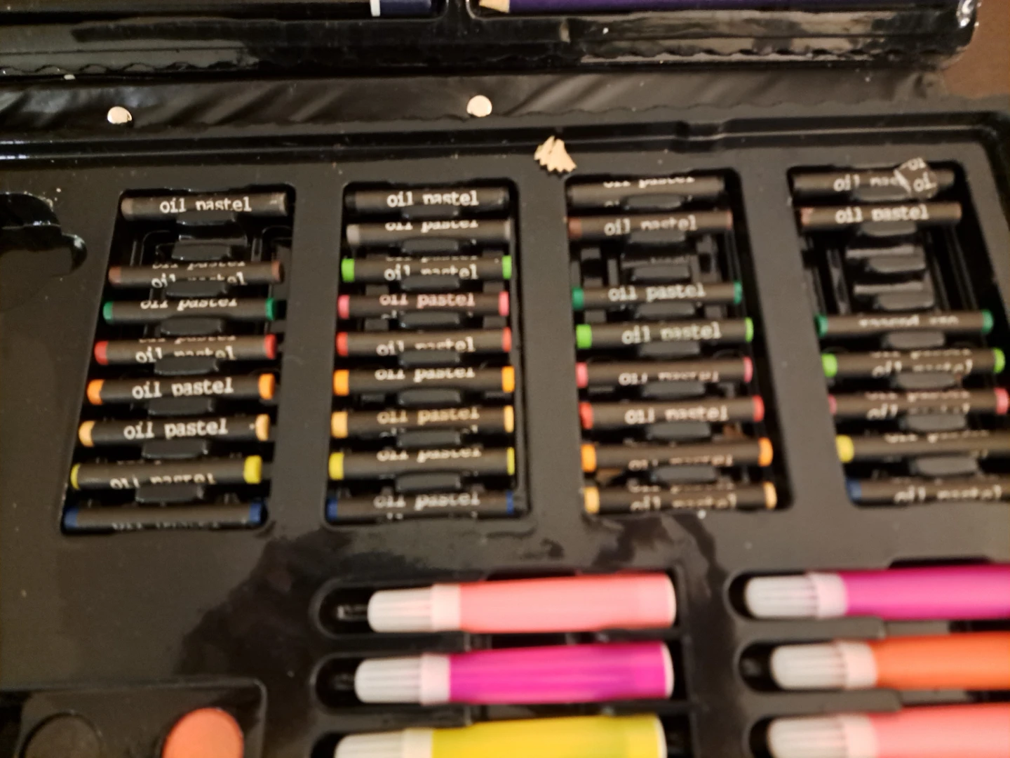194-Piece Giant Art Set - photo 5