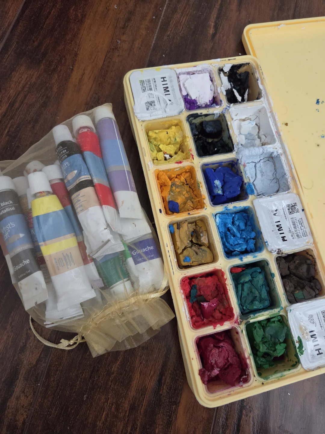 Gouache paint Tubes and Paint Set