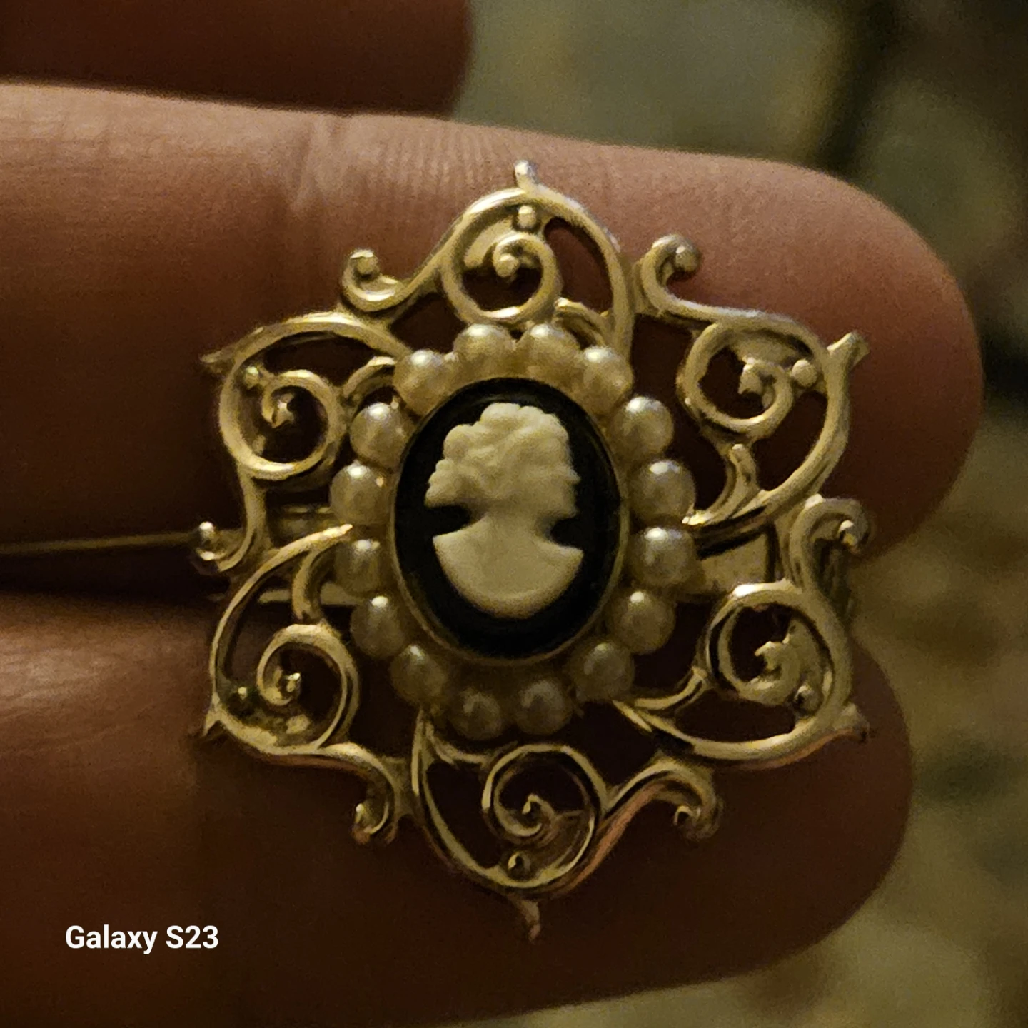 Vintage Style Cameo Brooch Pin - photo 2