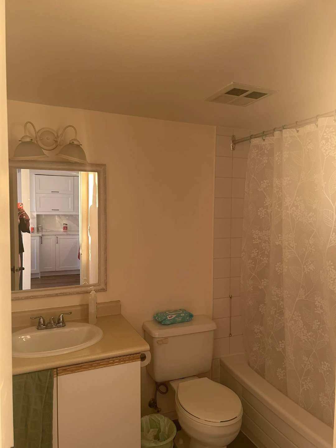 Private room for rent (Female Only) - near Guildwood GO - photo 3